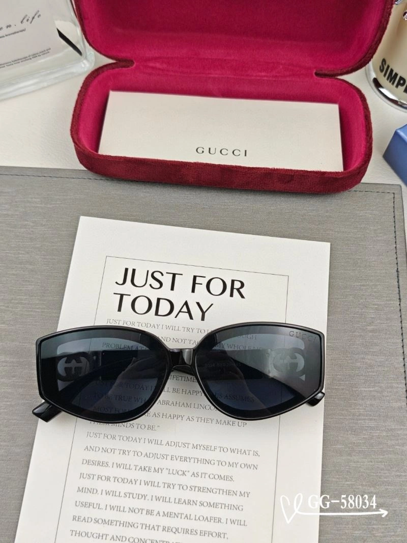 Gucci Sunglasses Classic 279904