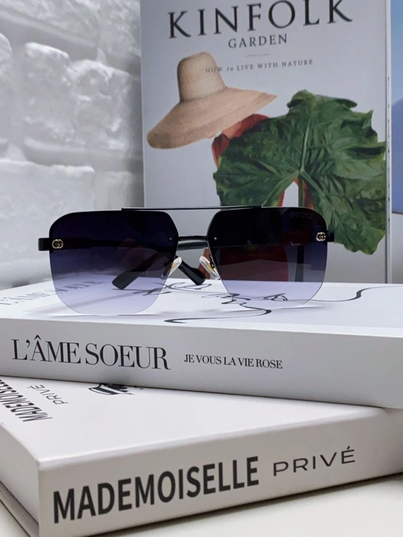 Trendsetting Gucci Sunglasses 279878
