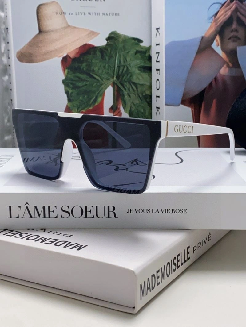 Lightweight Gucci Sunglasses 279868