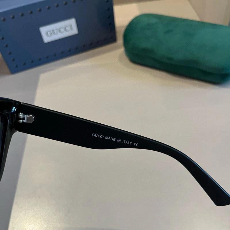 Gucci Sunglasses SunProtective 279852
