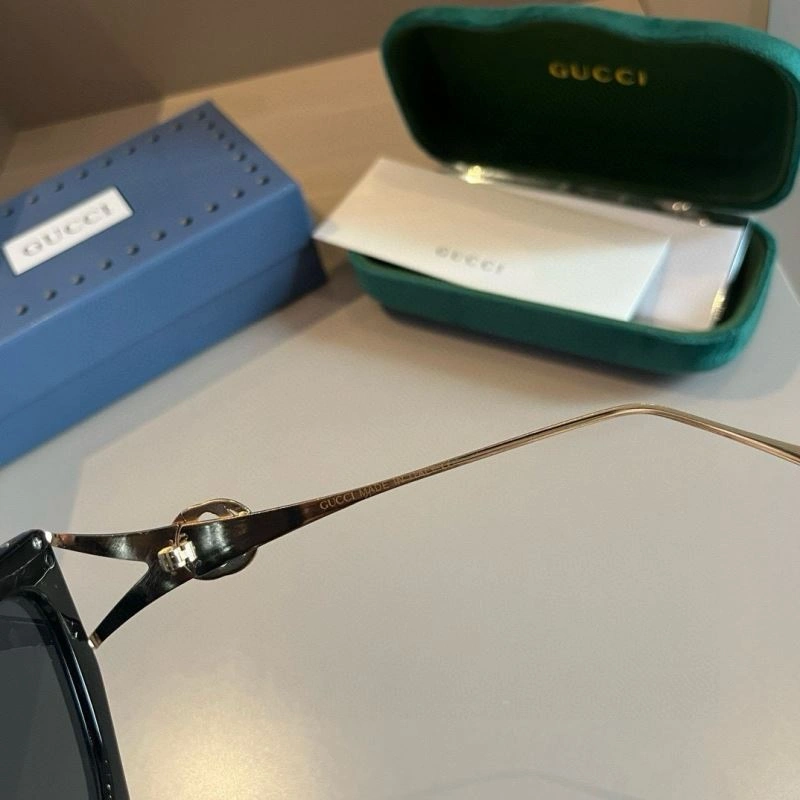 Packable Gucci Sunglasses 279837