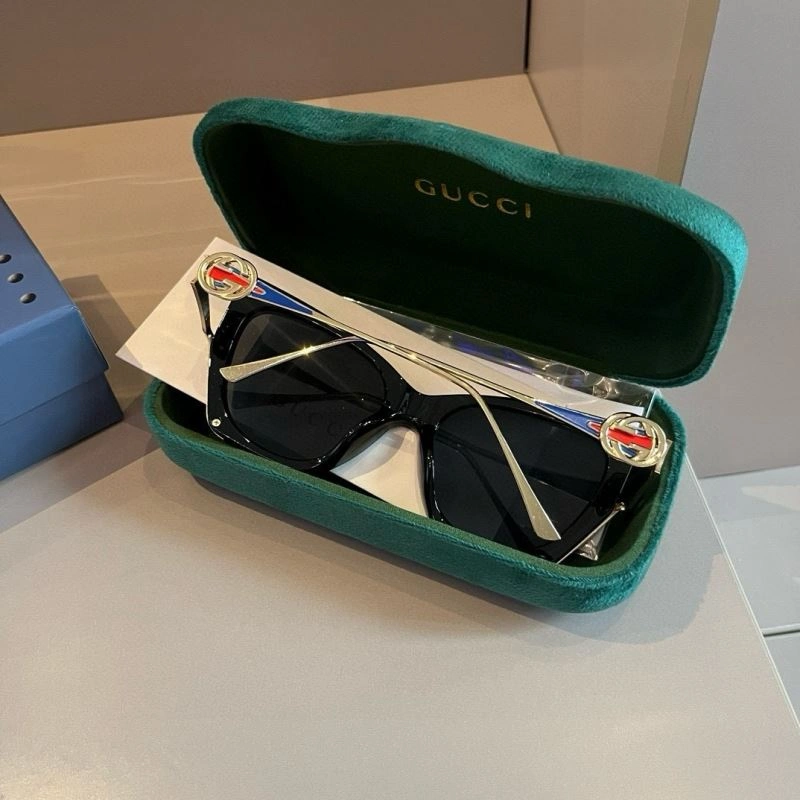 Packable Gucci Sunglasses 279837