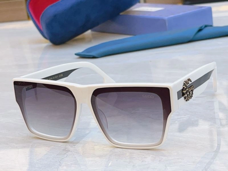 Elegant Gucci Sunglasses 279842