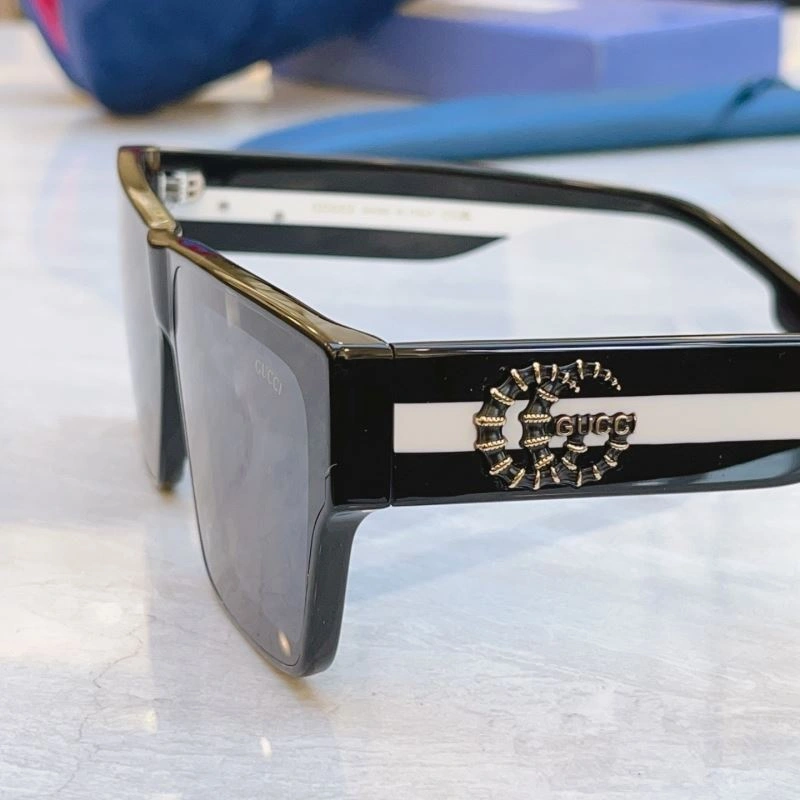 Elegant Gucci Sunglasses 279842