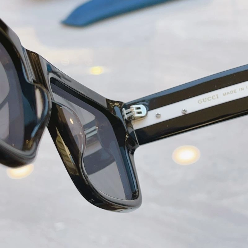 Elegant Gucci Sunglasses 279842