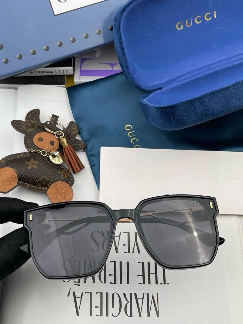 WellDesigned Gucci Sunglasses 279862