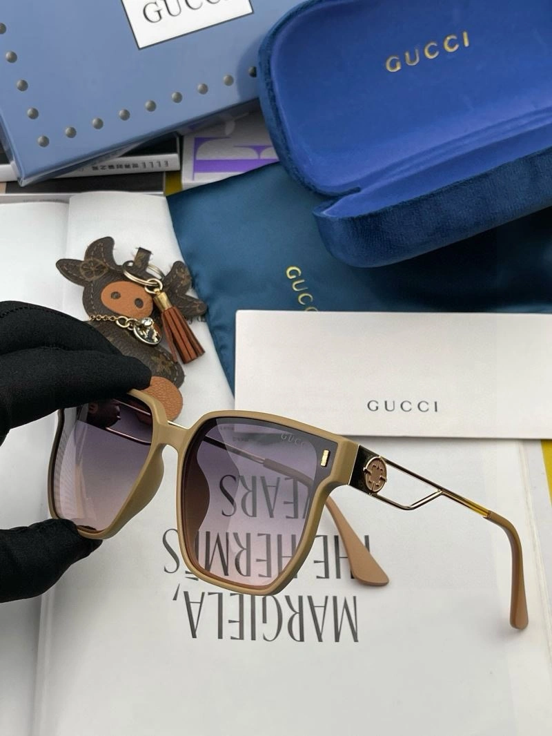 WellDesigned Gucci Sunglasses 279862