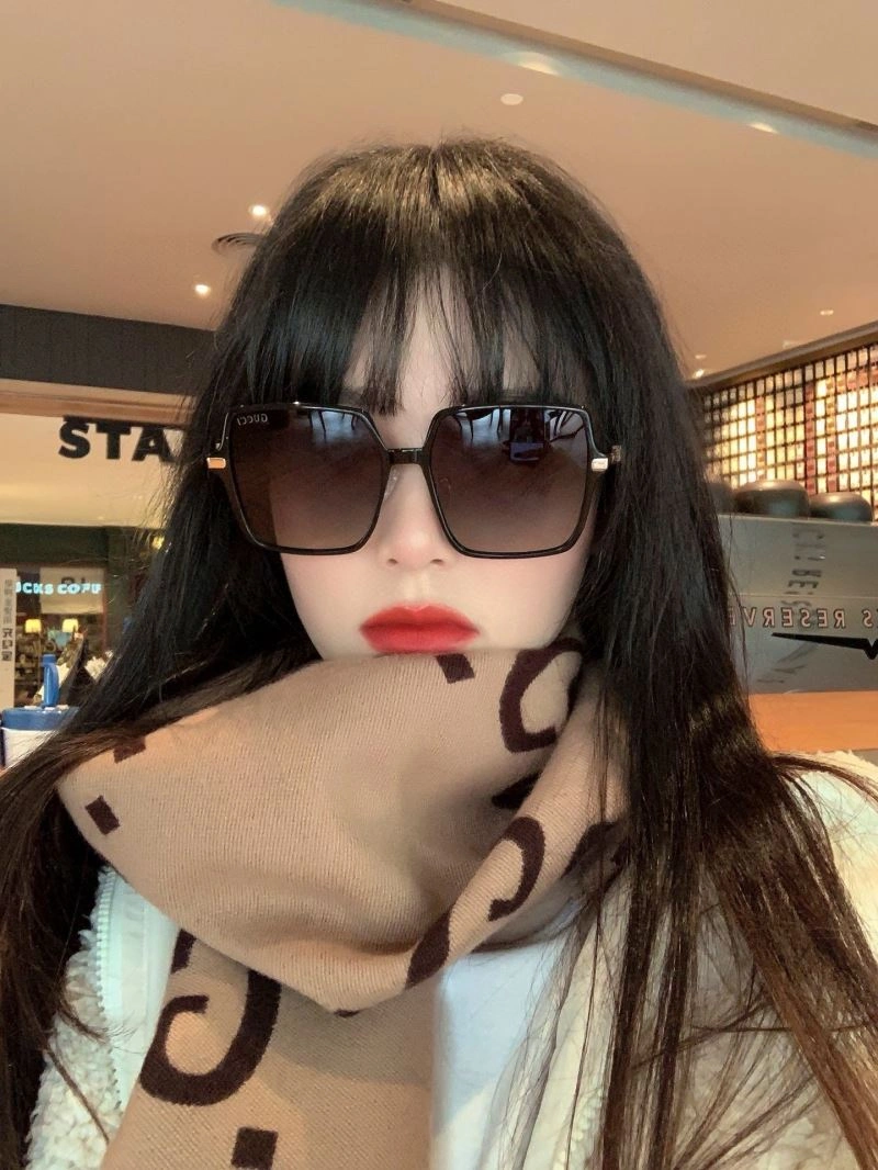Vibrant Gucci Sunglasses 279846