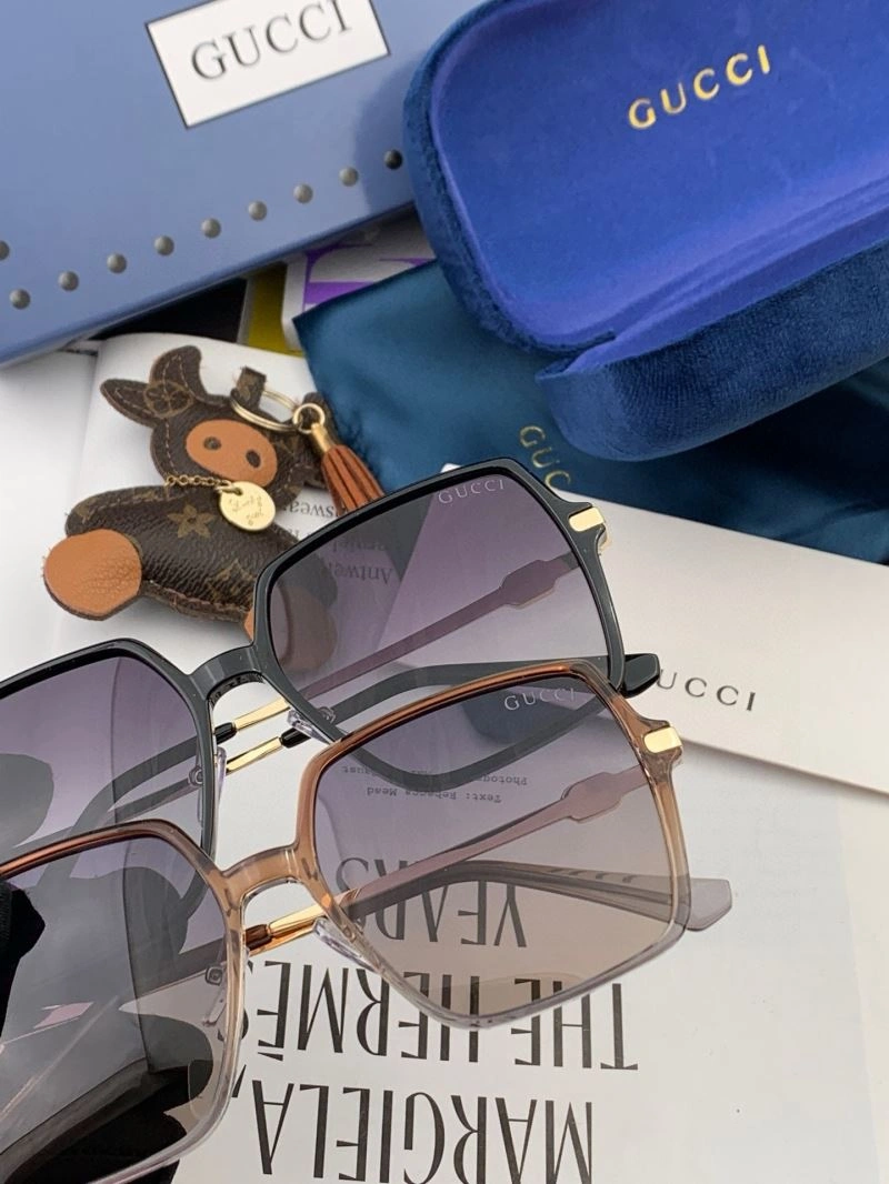 Vibrant Gucci Sunglasses 279846