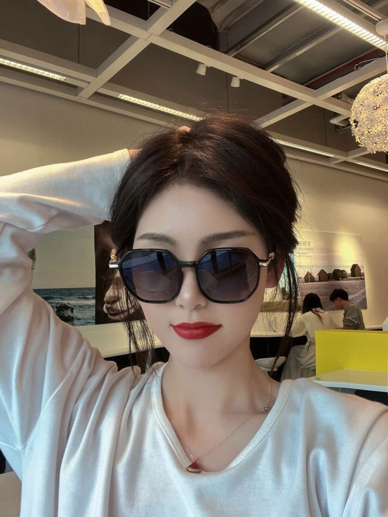 Chic Gucci Sunglasses 279863