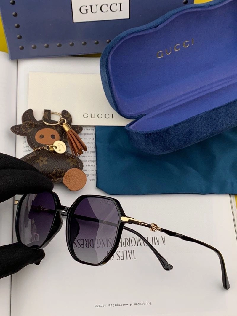Chic Gucci Sunglasses 279863