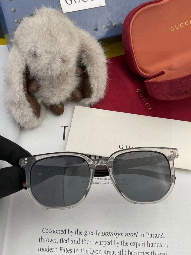 Gucci Sunglasses Lightweight 279858