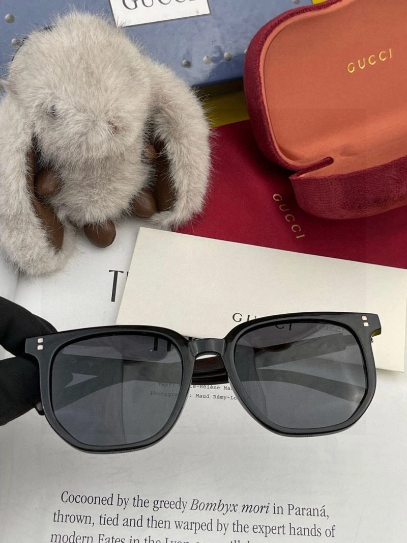 Gucci Sunglasses Lightweight 279858