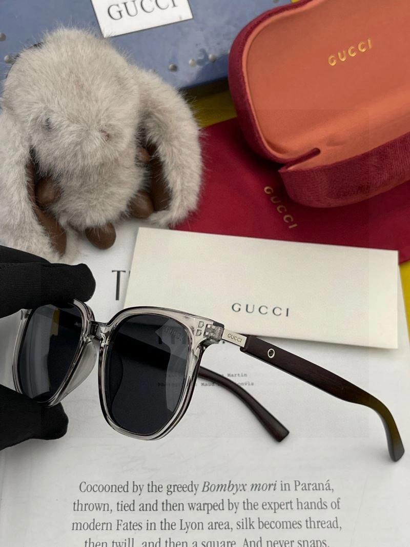 Gucci Sunglasses Lightweight 279858