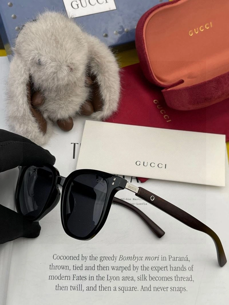Gucci Sunglasses Lightweight 279858