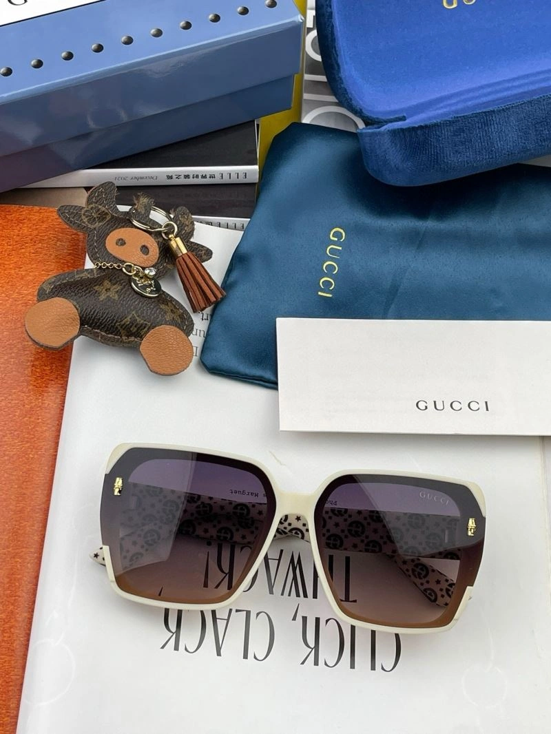 Trendsetting Gucci Sunglasses 279847