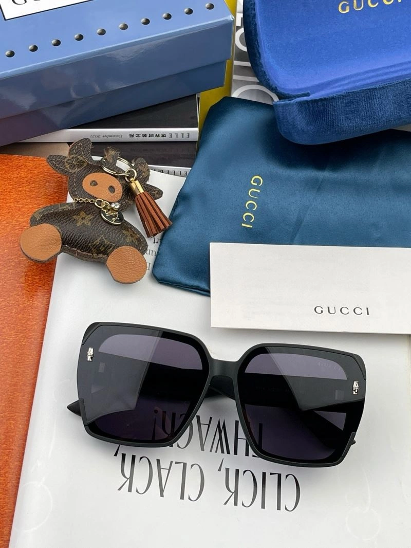 Trendsetting Gucci Sunglasses 279847