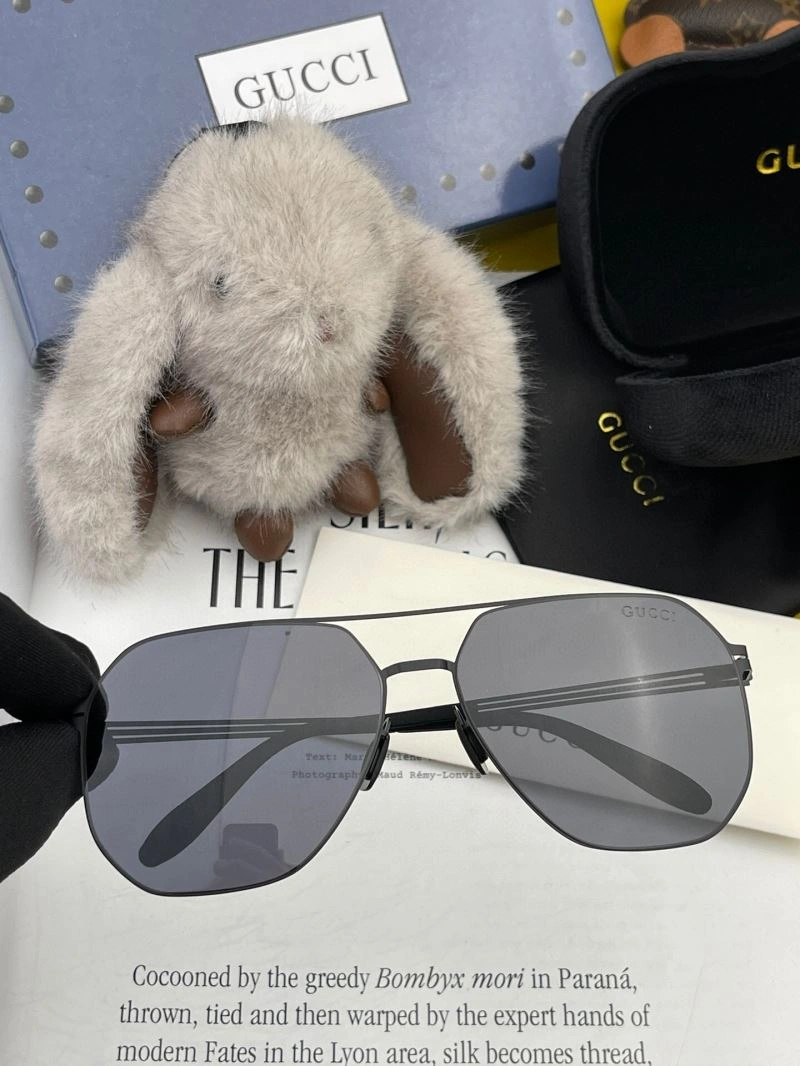 EyeCatching Gucci Sunglasses 279856