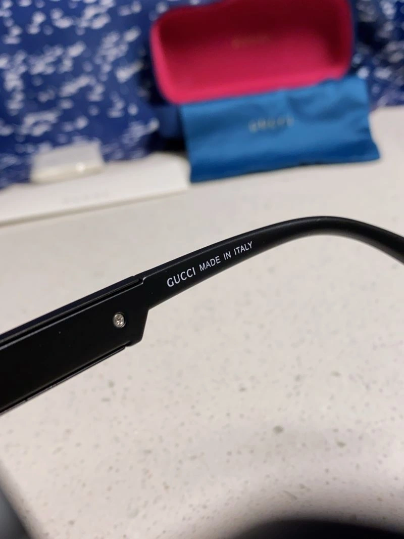 Minimalist Gucci Sunglasses 279830