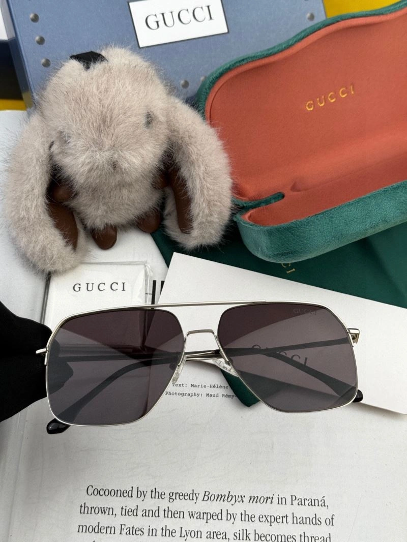 Resilient Gucci Sunglasses 279826
