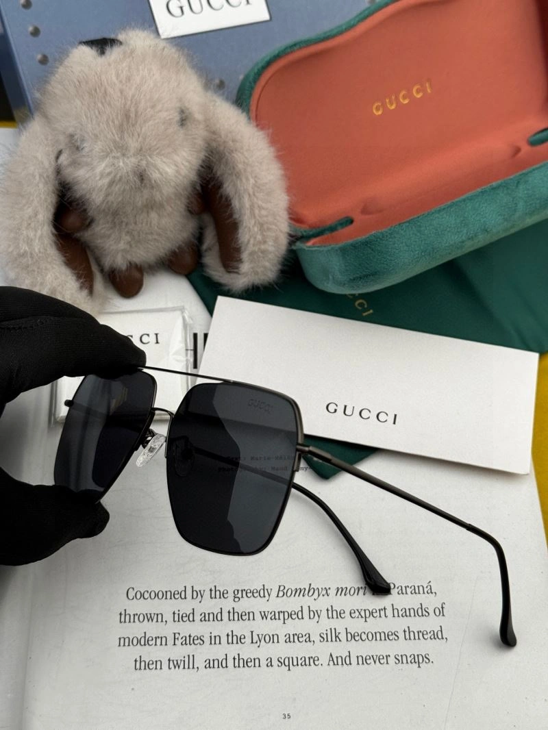 Resilient Gucci Sunglasses 279826