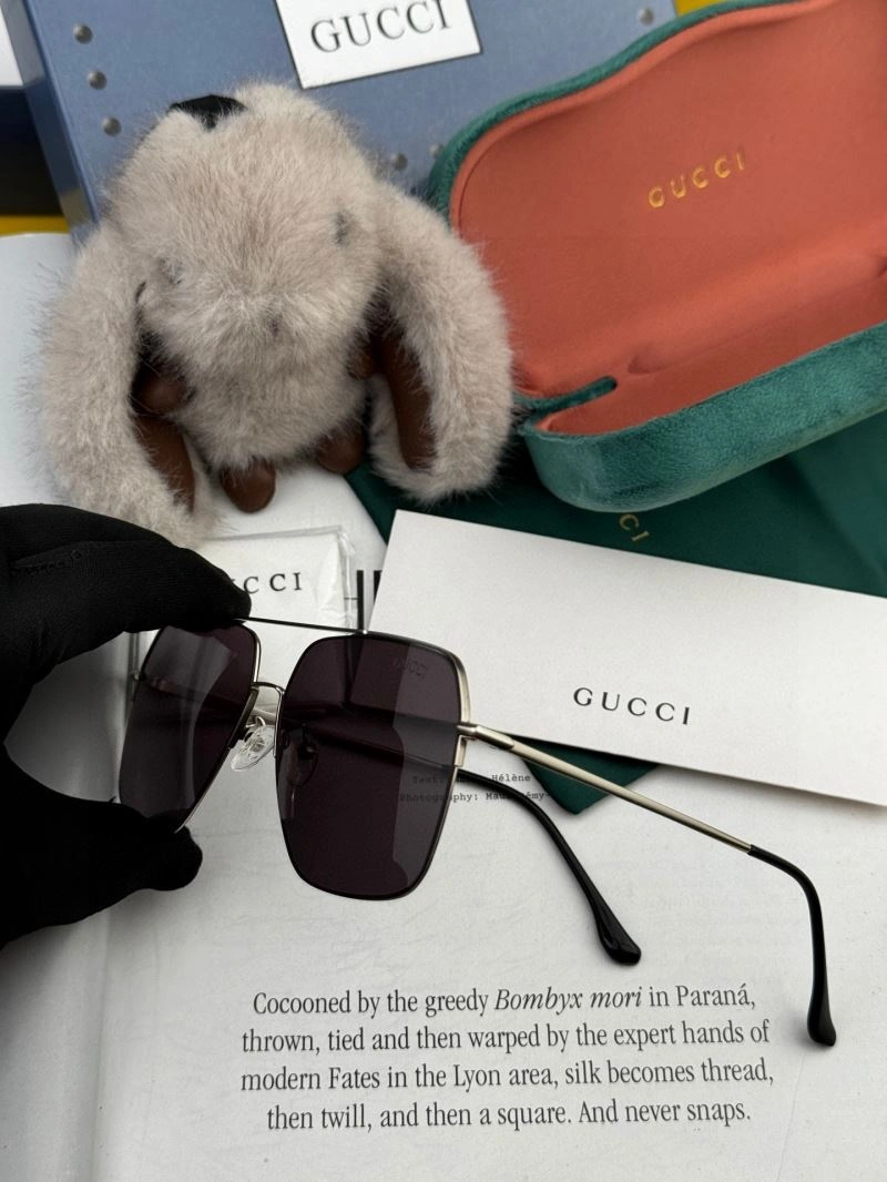 Resilient Gucci Sunglasses 279826
