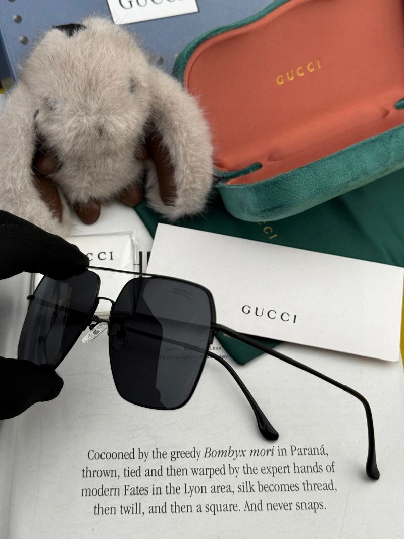 Resilient Gucci Sunglasses 279826