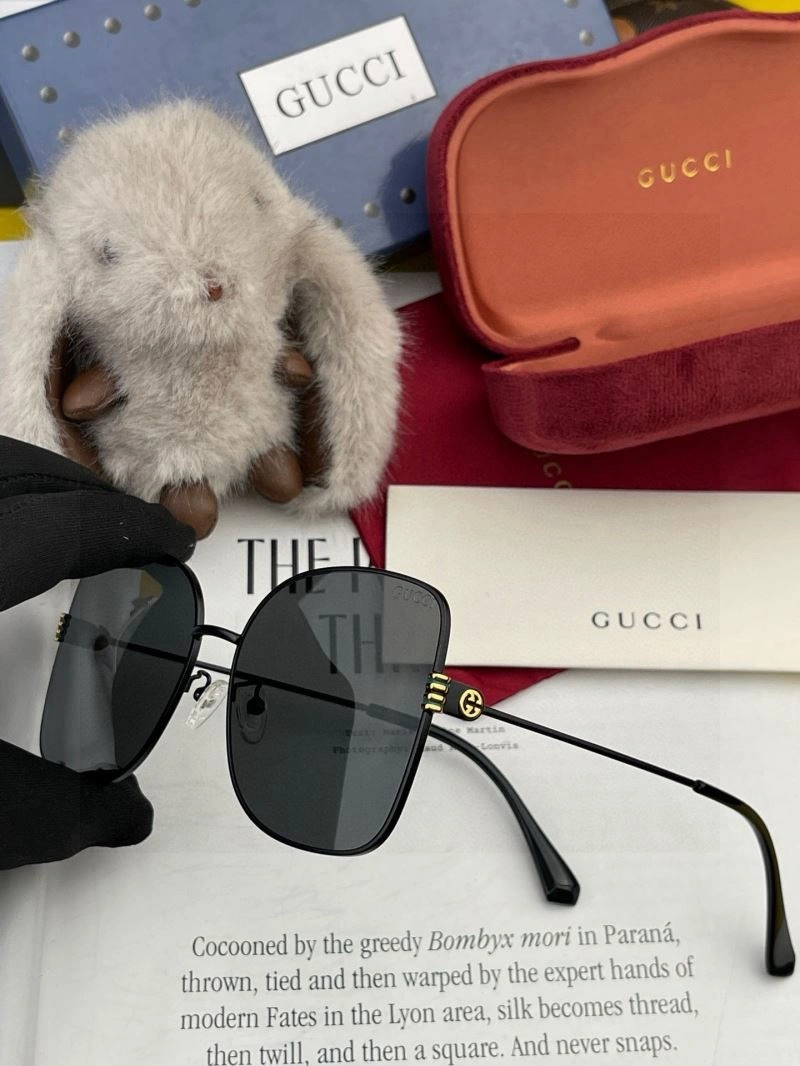 Gucci Sunglasses Breathable 279802