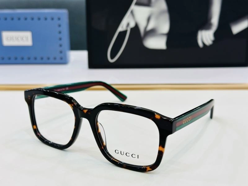 Gucci Sunglasses ModernLook 279823