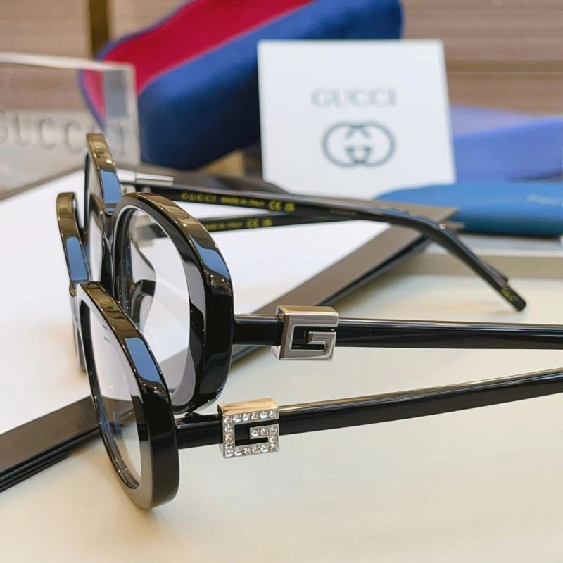 Fashionable Gucci Sunglasses 279824