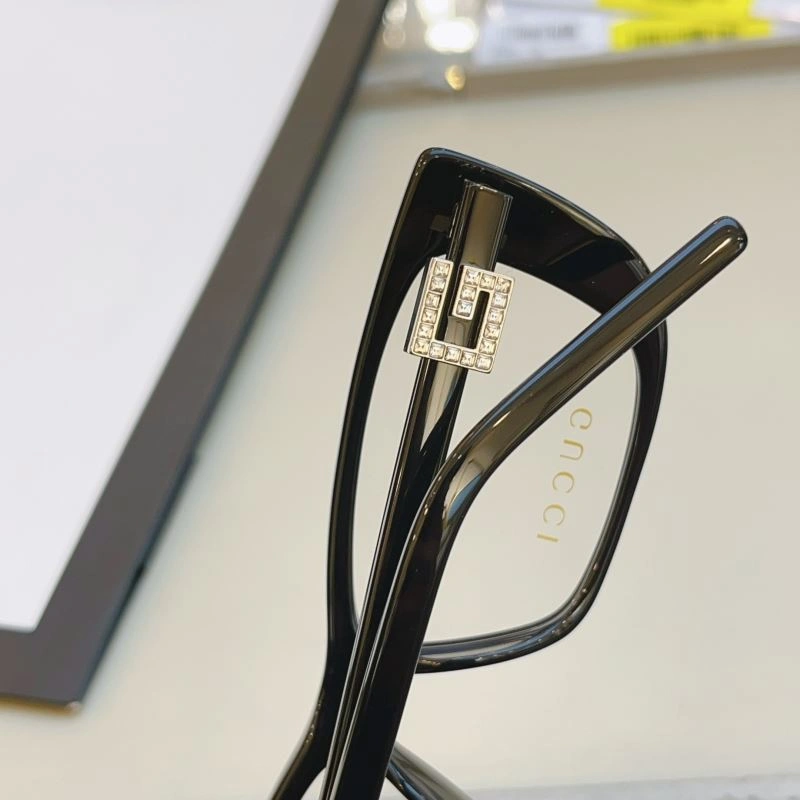 Tailored Gucci Sunglasses 279794