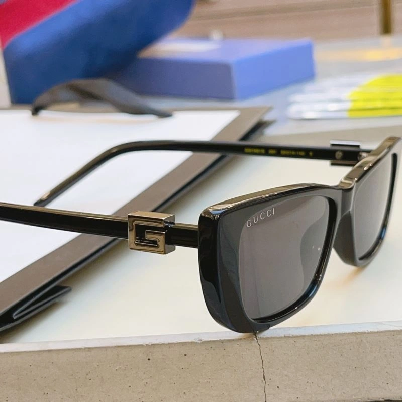 ZipUp Gucci Sunglasses 279798