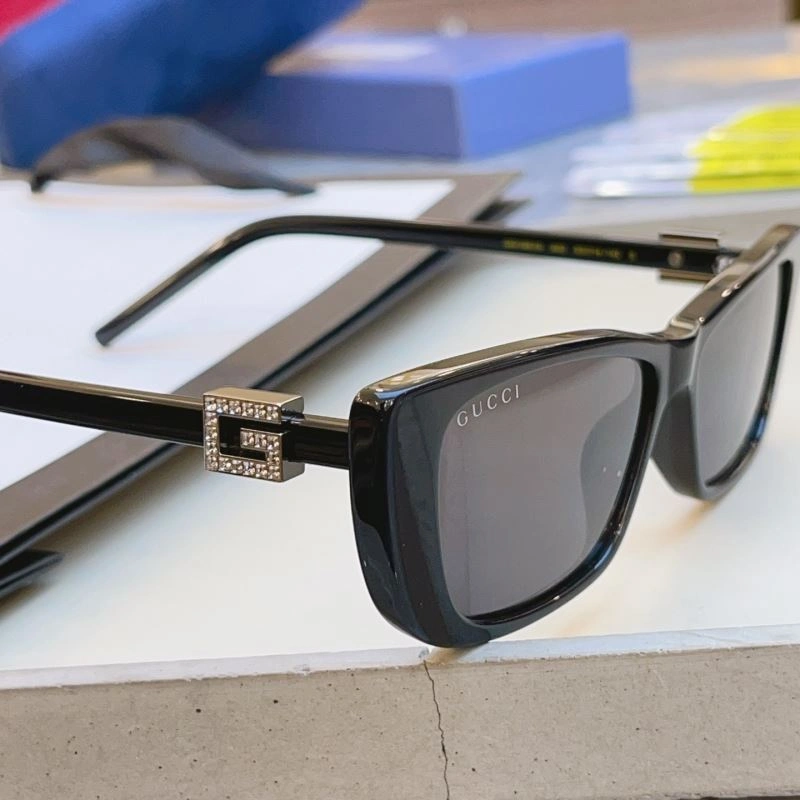 ZipUp Gucci Sunglasses 279798