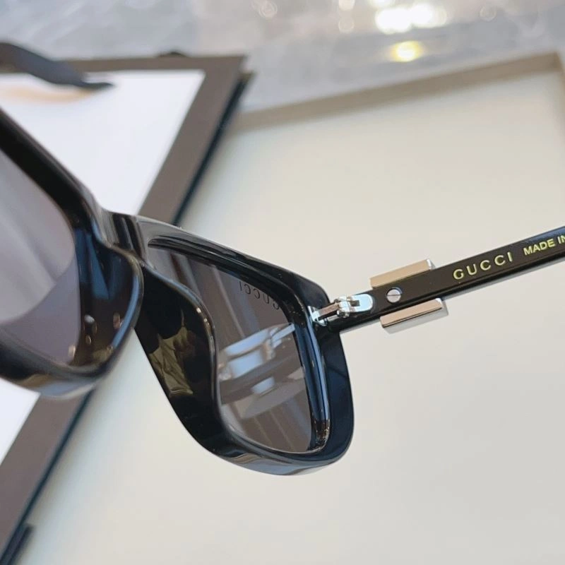 ZipUp Gucci Sunglasses 279798
