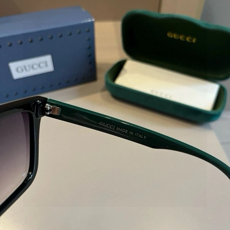 Gucci Sunglasses Casual 279784
