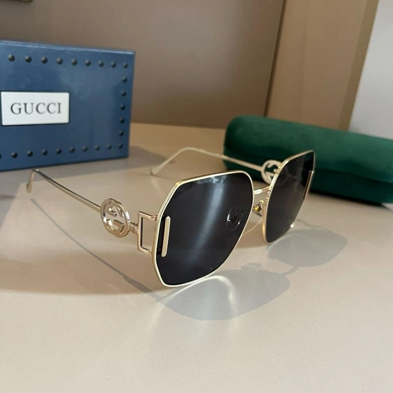 Gucci Sunglasses Classic 279785