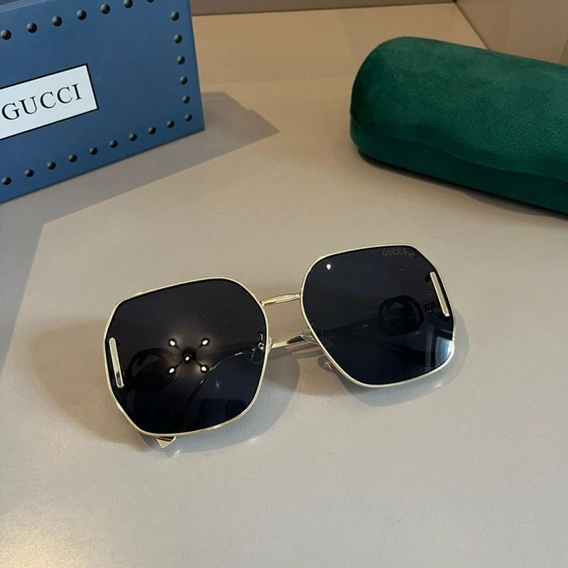 Gucci Sunglasses Classic 279785