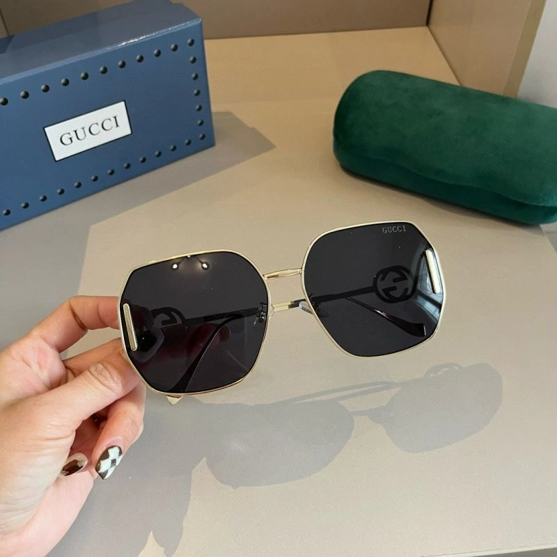 Gucci Sunglasses Classic 279785