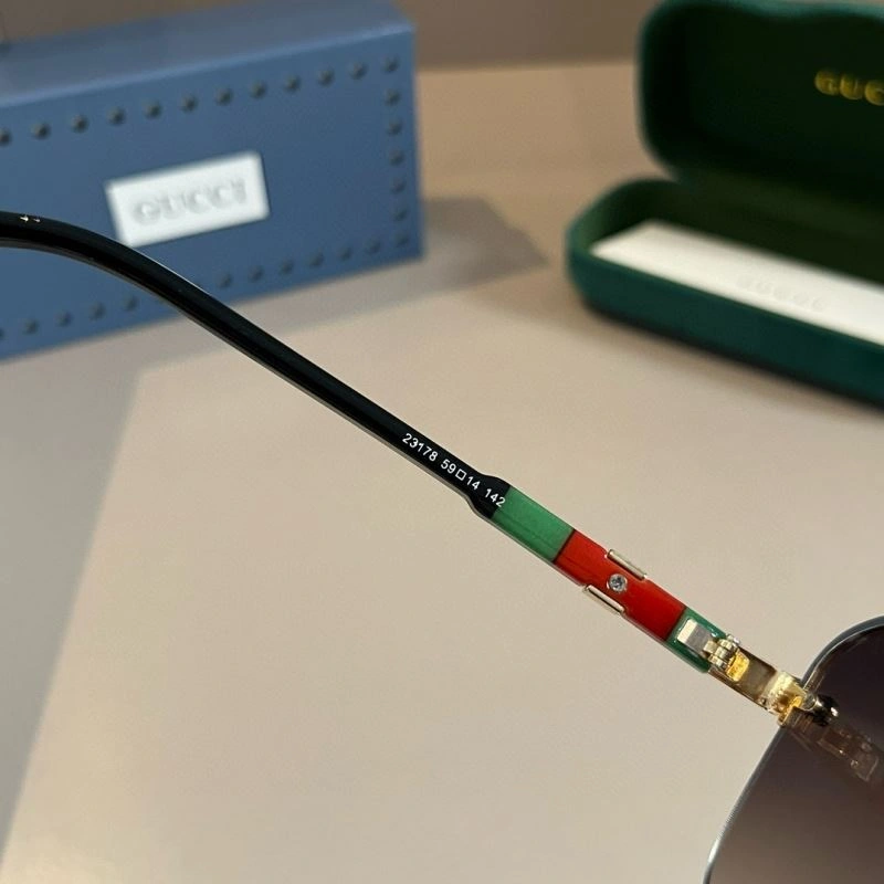 Neat Gucci Sunglasses 279774