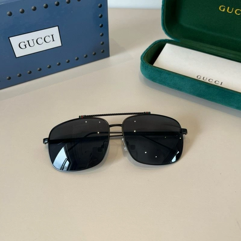 Sporty Gucci Sunglasses 279756