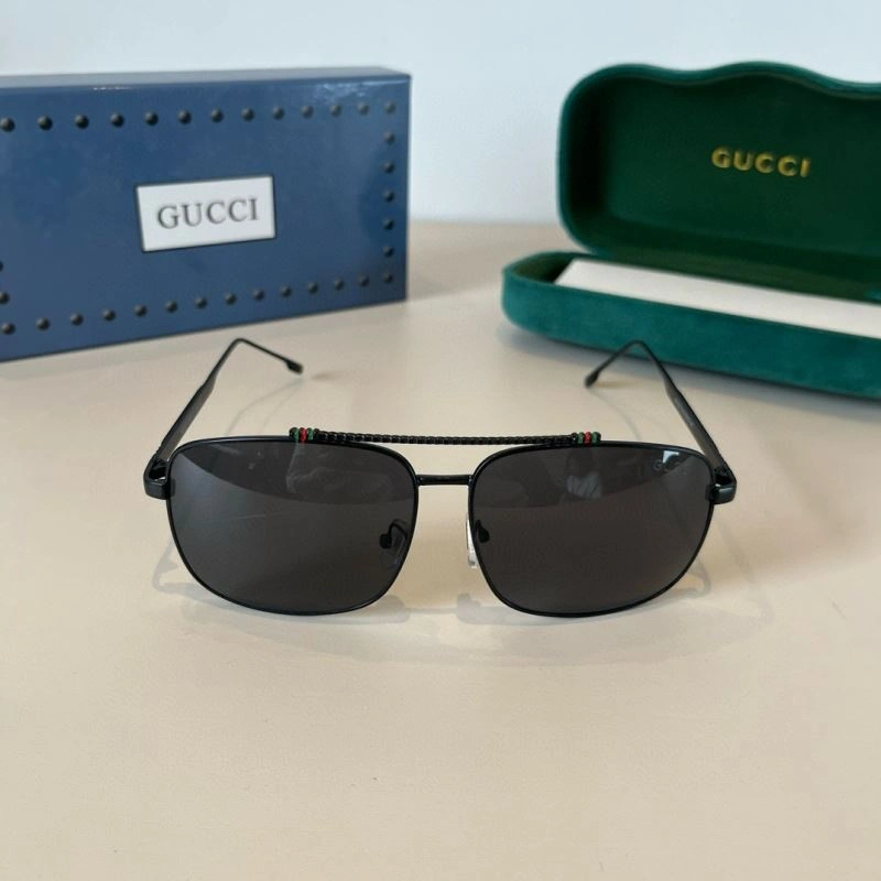 Sporty Gucci Sunglasses 279756