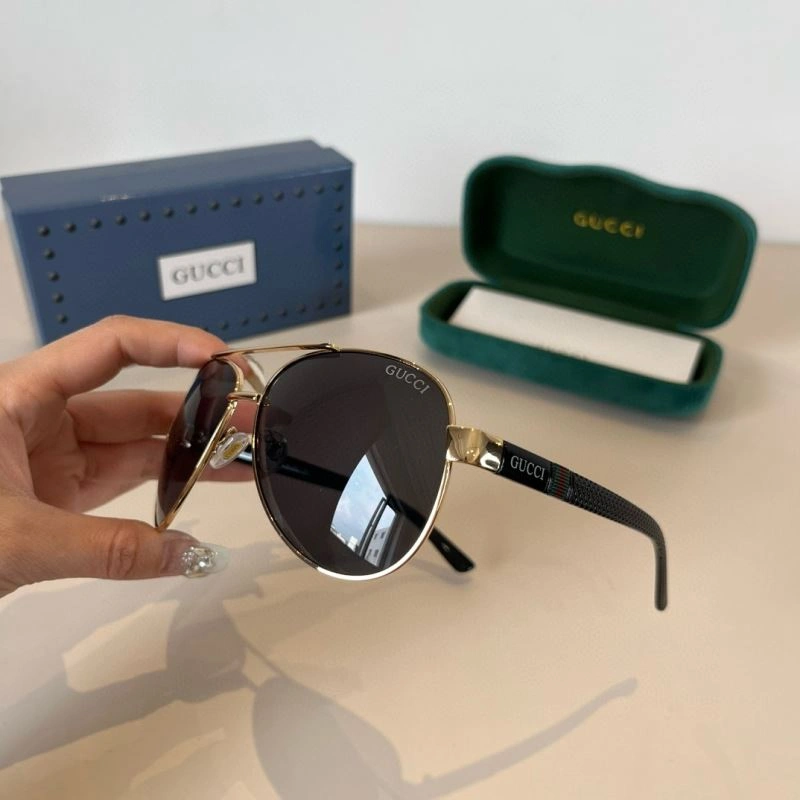 Gucci Sunglasses FashionForward 279771