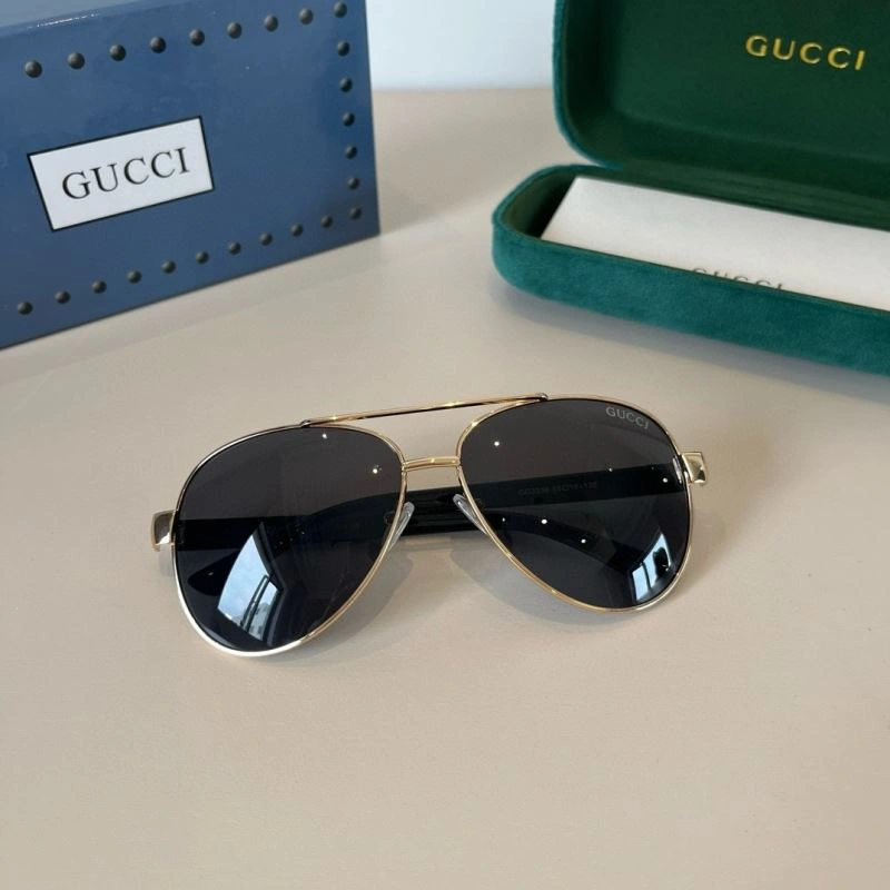 Gucci Sunglasses FashionForward 279771
