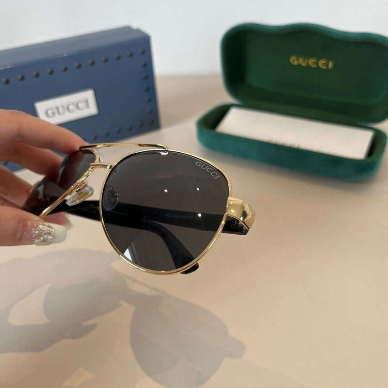 Gucci Sunglasses FashionForward 279771
