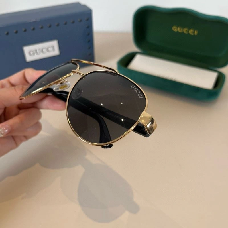 Gucci Sunglasses FashionForward 279771