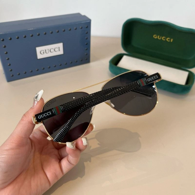 Gucci Sunglasses FashionForward 279771