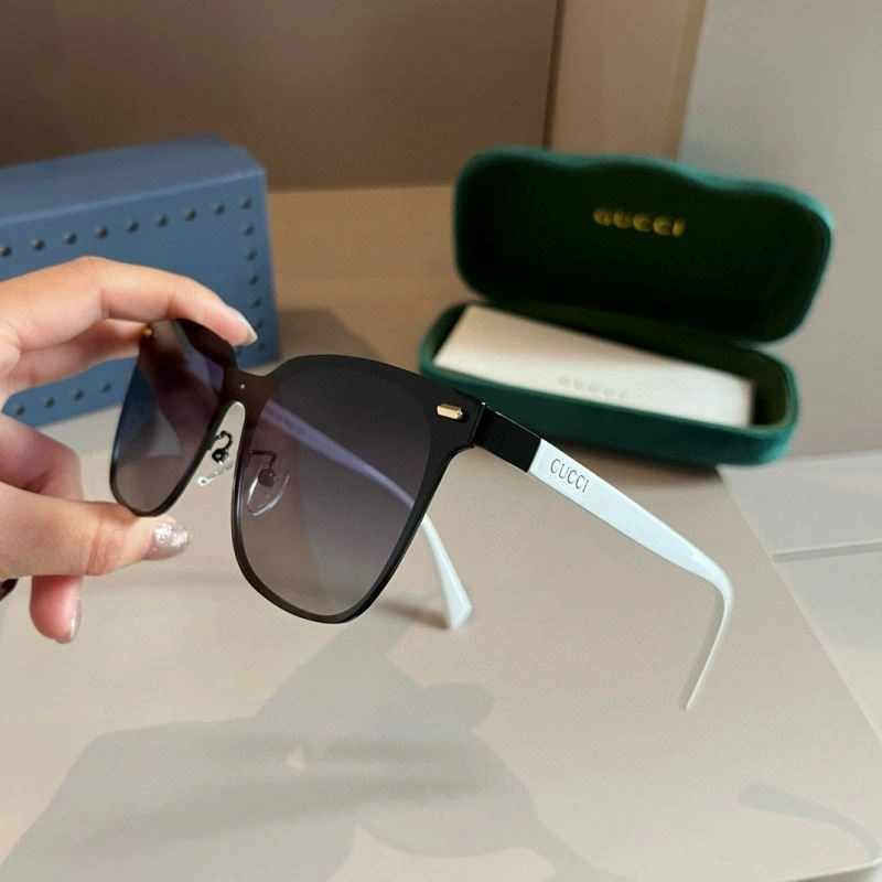 Gucci Sunglasses Contemporary 279753