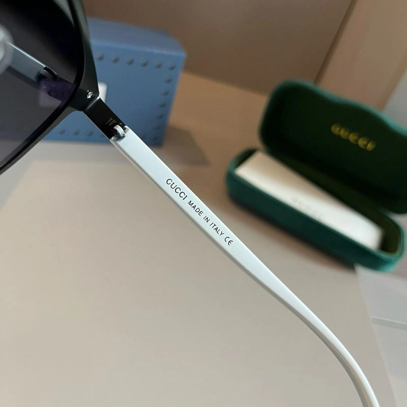 Gucci Sunglasses Contemporary 279753