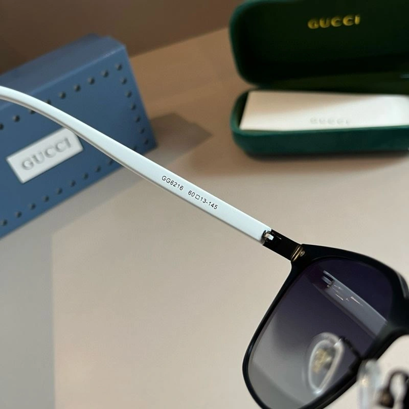 Gucci Sunglasses Contemporary 279753