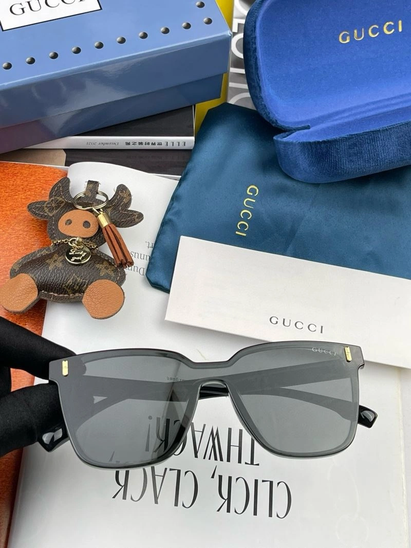 Gucci Sunglasses OnTrend 279781